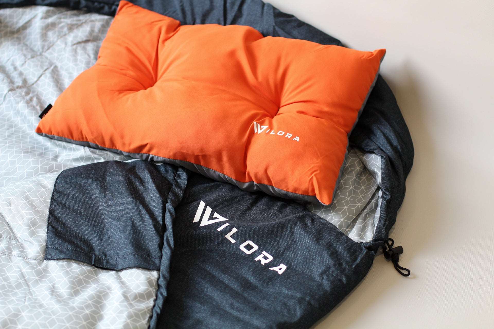 Wilora 3-Season Sleeping Bag with Pillow - Lightweight, Waterproof, and Portable for Camping